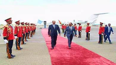 ​رئيس الصومال يصل أريتريا في زيارة هي الثالثة منذ انتخابه رئيسا